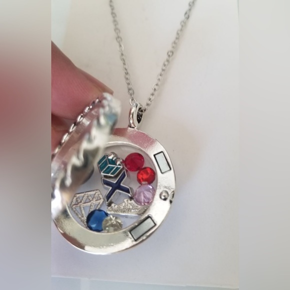 Effy Accessories - 💎EFFY locket pendant necklace 20 inch opens for memorable items in silverplate